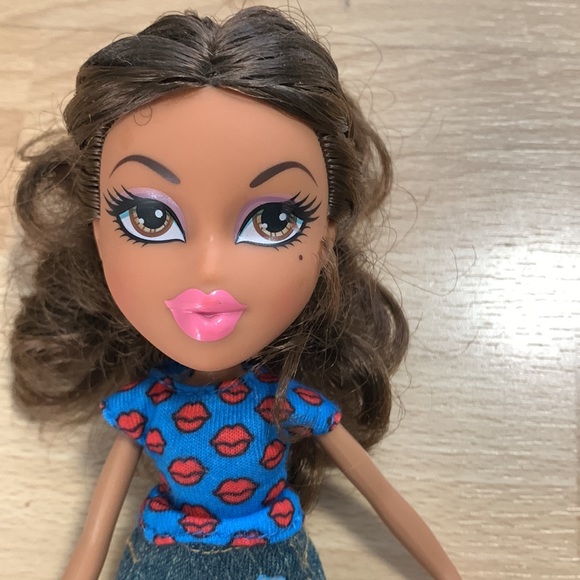 Bratz Doll - Picture 2 of 6